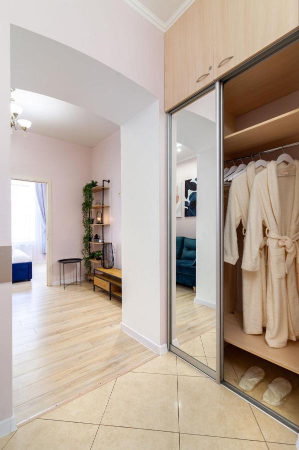 Avangard Magnus Apartment Lviv Ngoại thất bức ảnh
